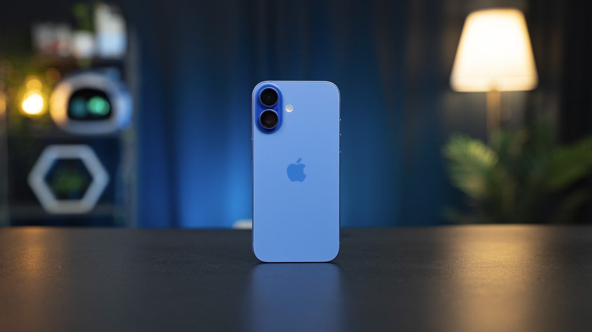 Apple iPhone 16