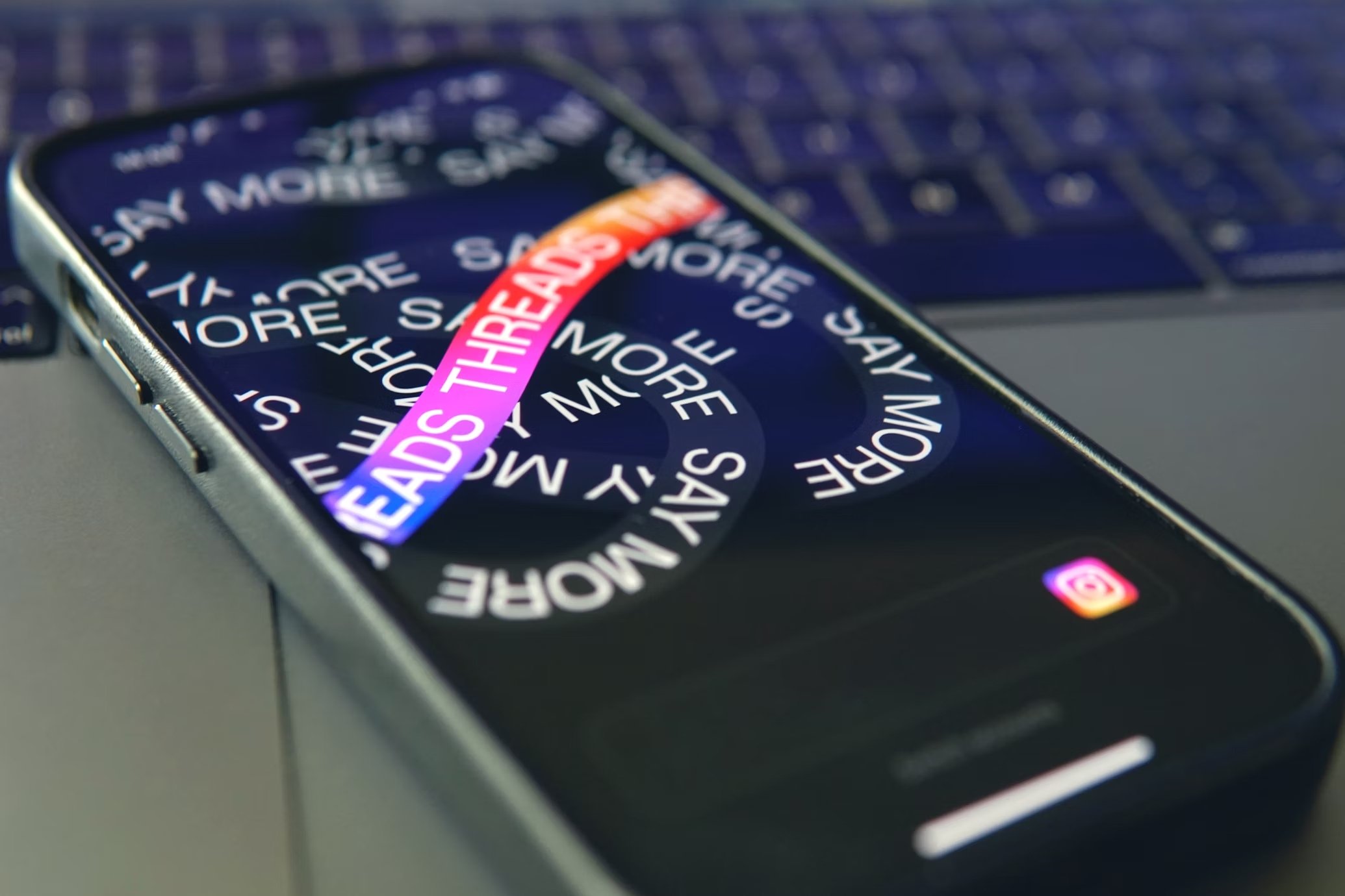 Aplicação do Threads em smartphone