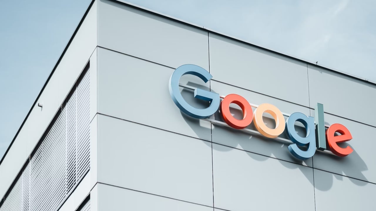 Logo da Google em edificio