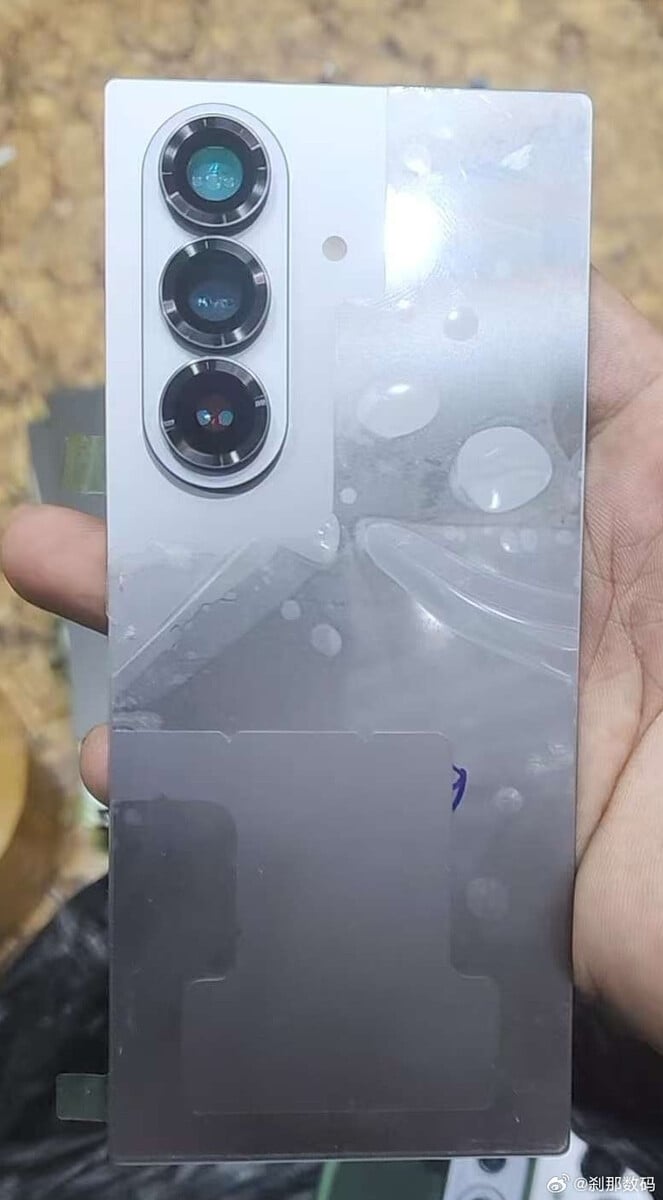 imagem do suposto Samsung Galaxy Z Fold7