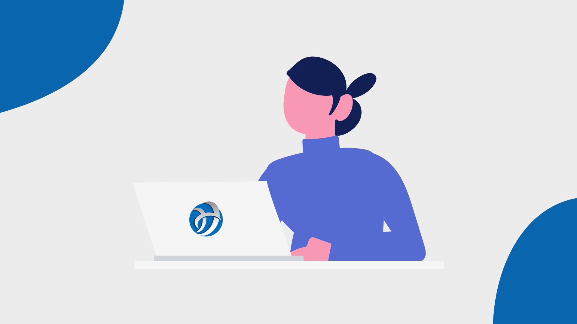 Pessoa em frente de computador com o logo da Host TugaTech