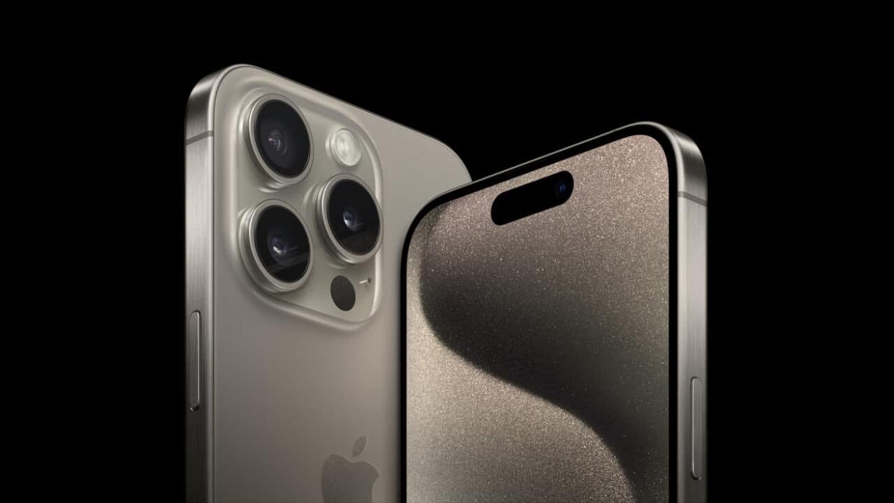 Apple iphone dourado em destaque