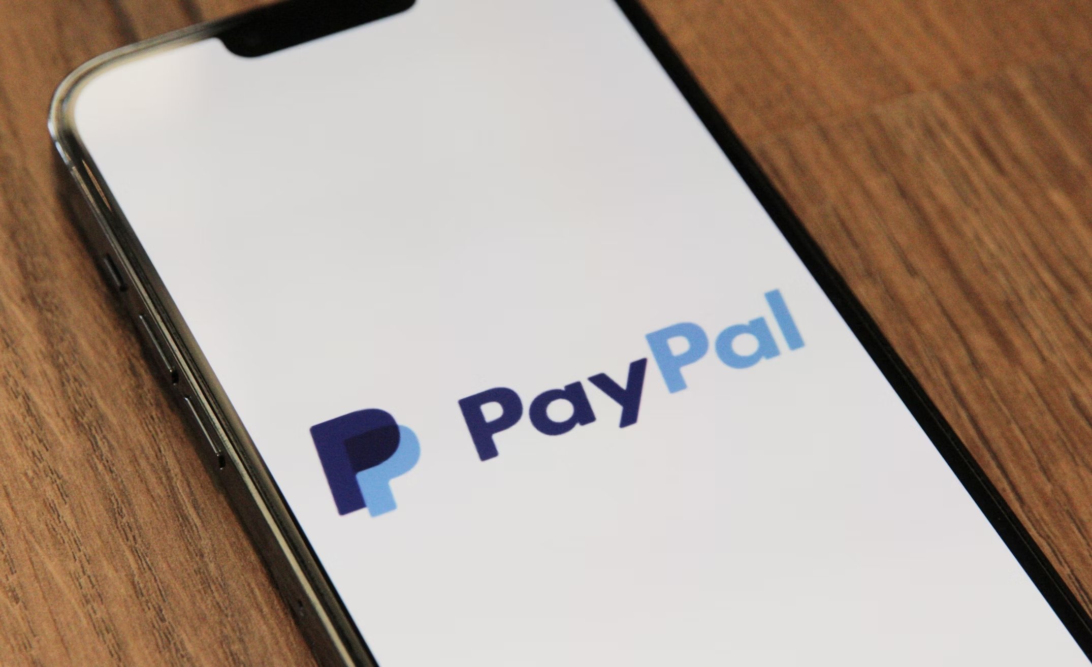 PayPal logo em smartphone