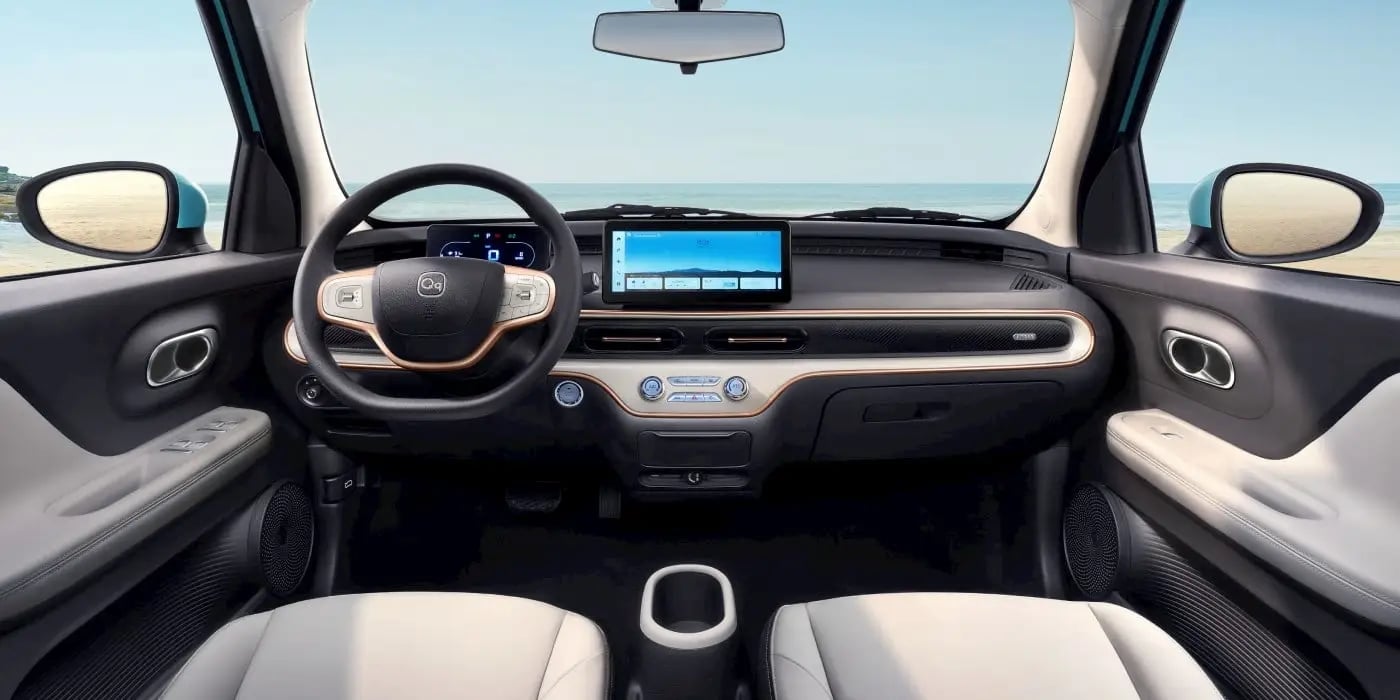 interior do Chery QQ Domi