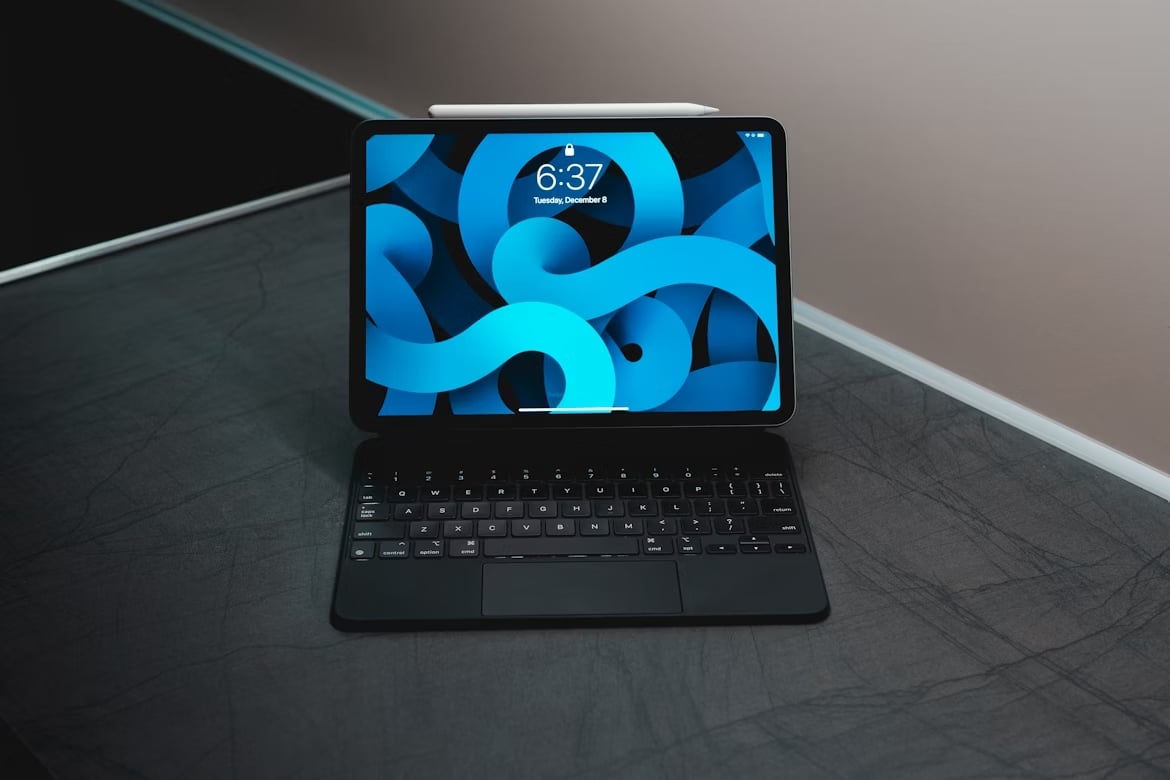 iPad Pro da Apple com teclado e caneta
