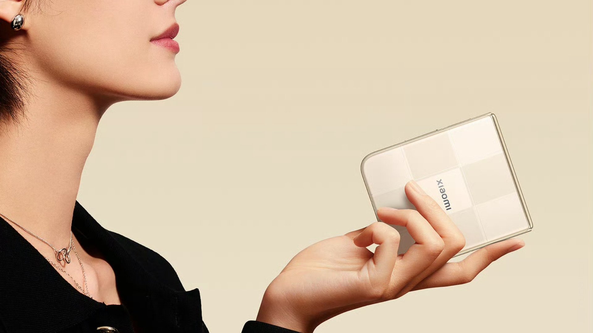 Xiaomi MIX Flip 2