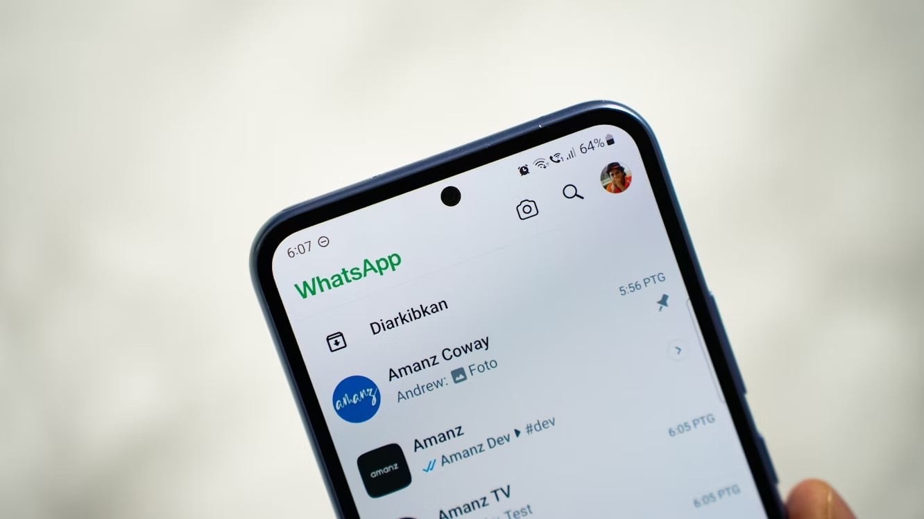 Aplicação do WhatsApp em lista de conversas