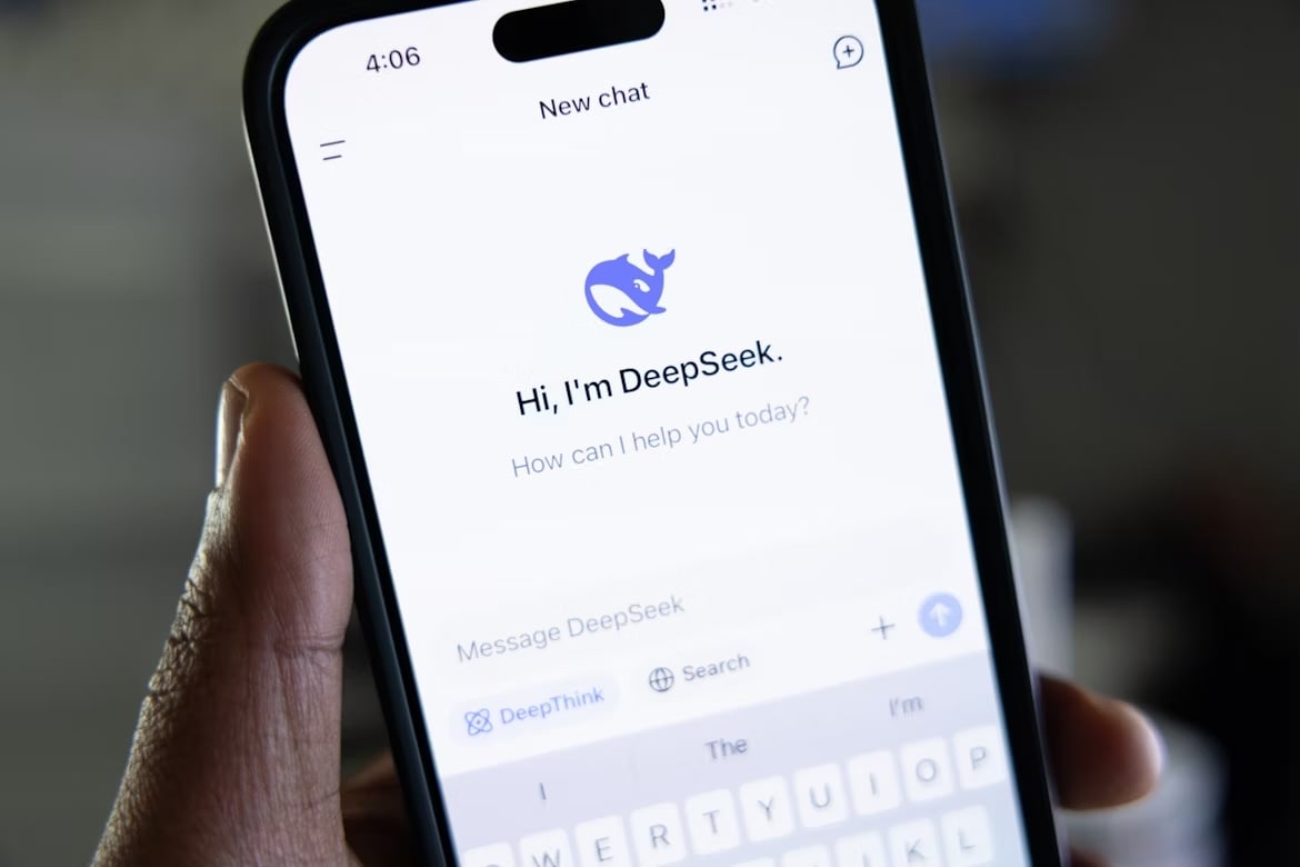 deepseek em uso no smartphone