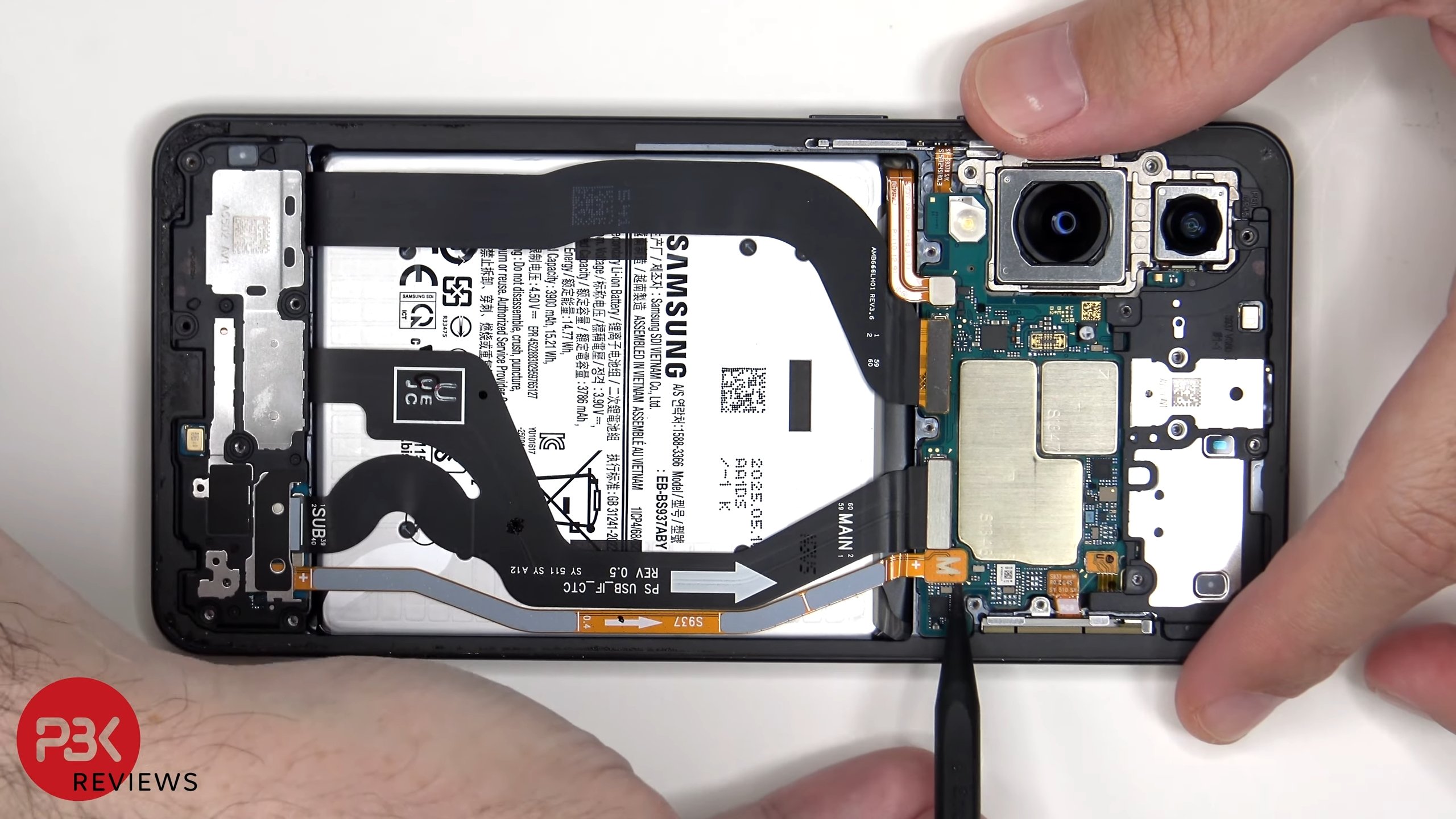 Interior do Galaxy S25 Edge da Samsung