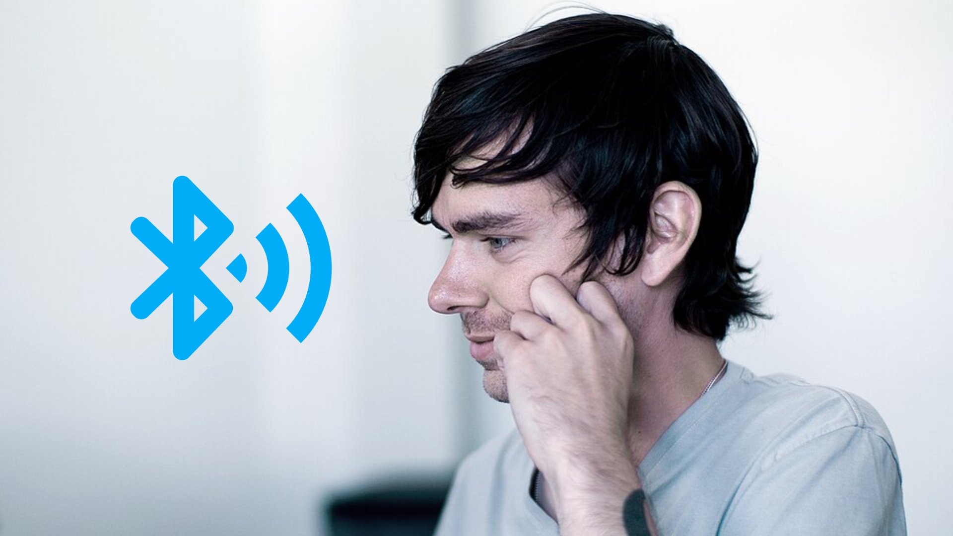 Criador do Twitter com imagem de bluetooth