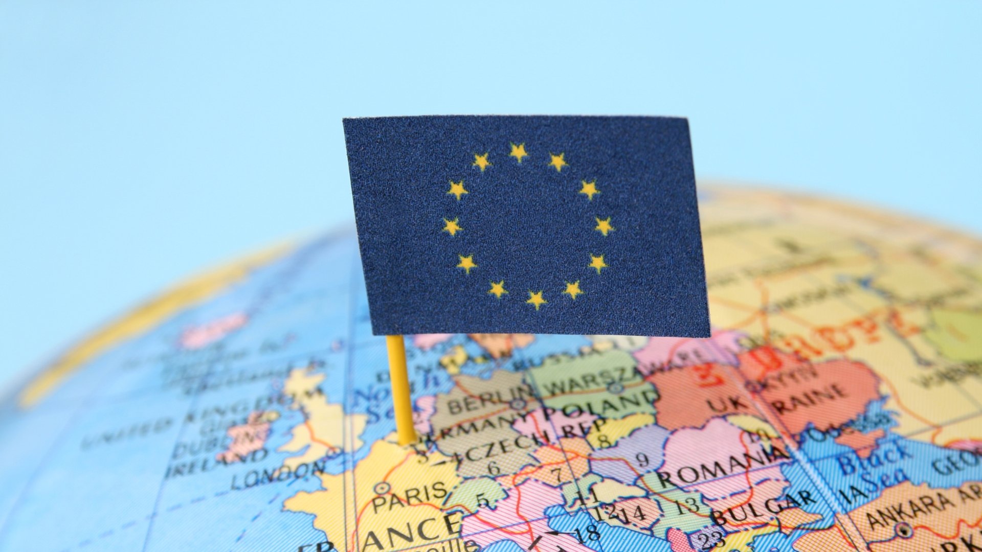 Bandeira da união europeia em globo