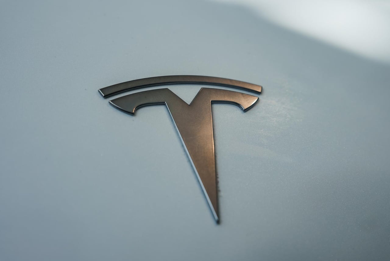 Tesla logo