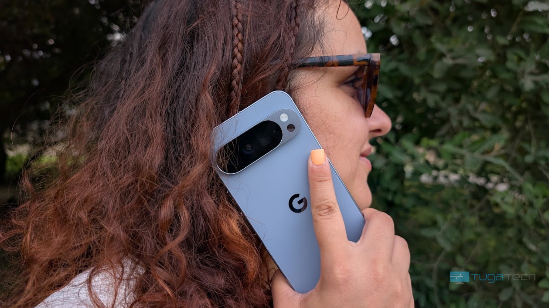 Pixel 10 Pro XL a ser usado em chamada