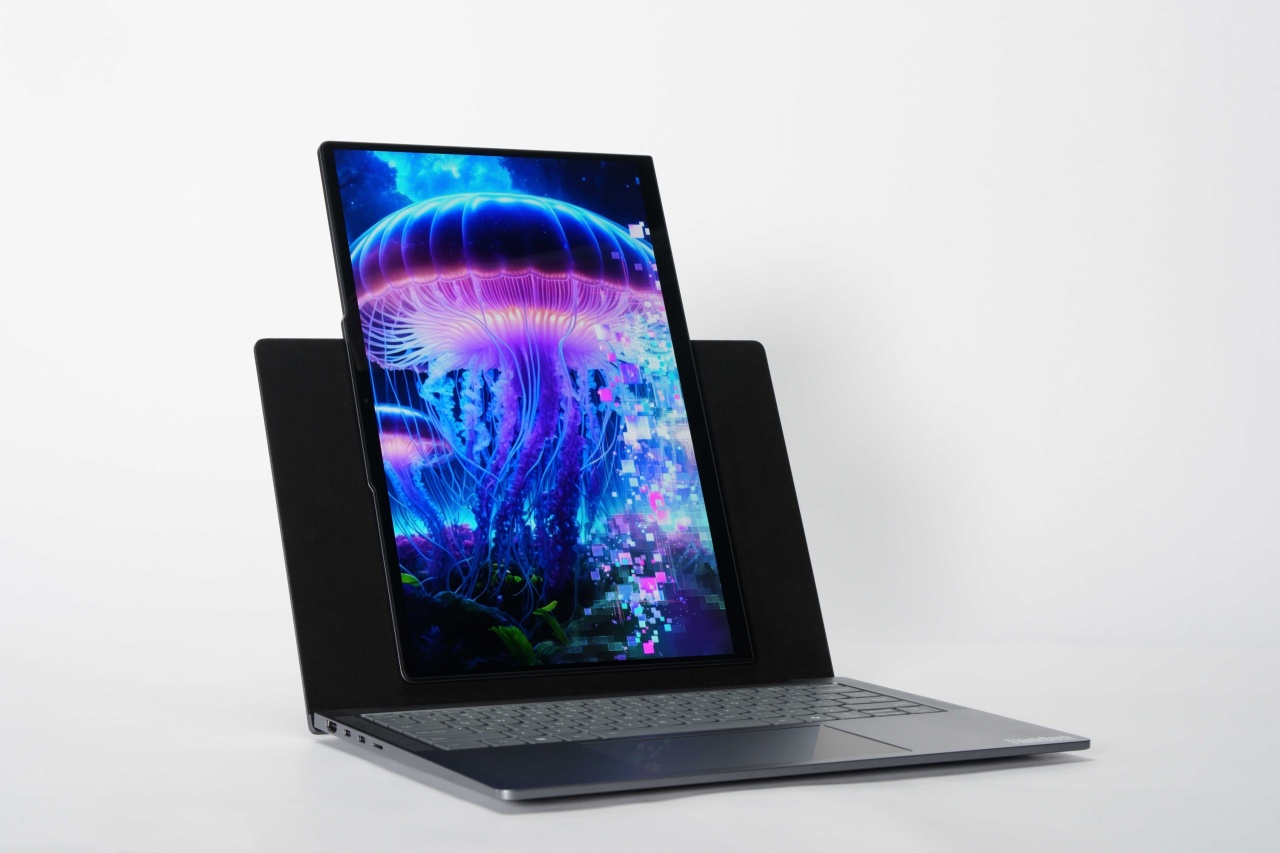 Lenovo novo conceito de portátil com ecrã dobrável
