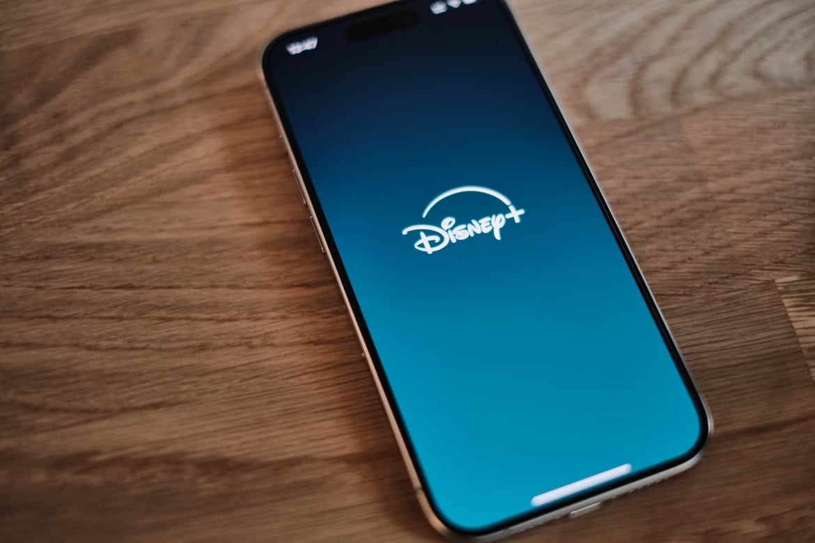 smartphone com disney plus