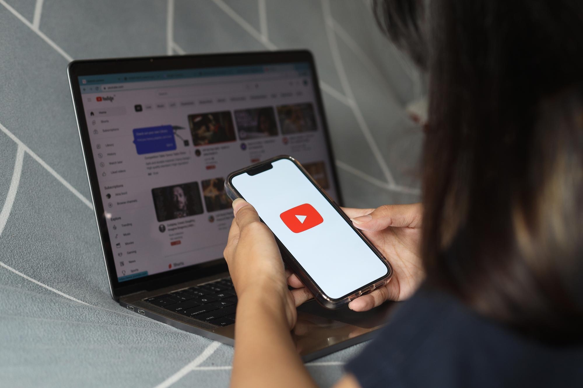 youtube a ser usado em smartphone