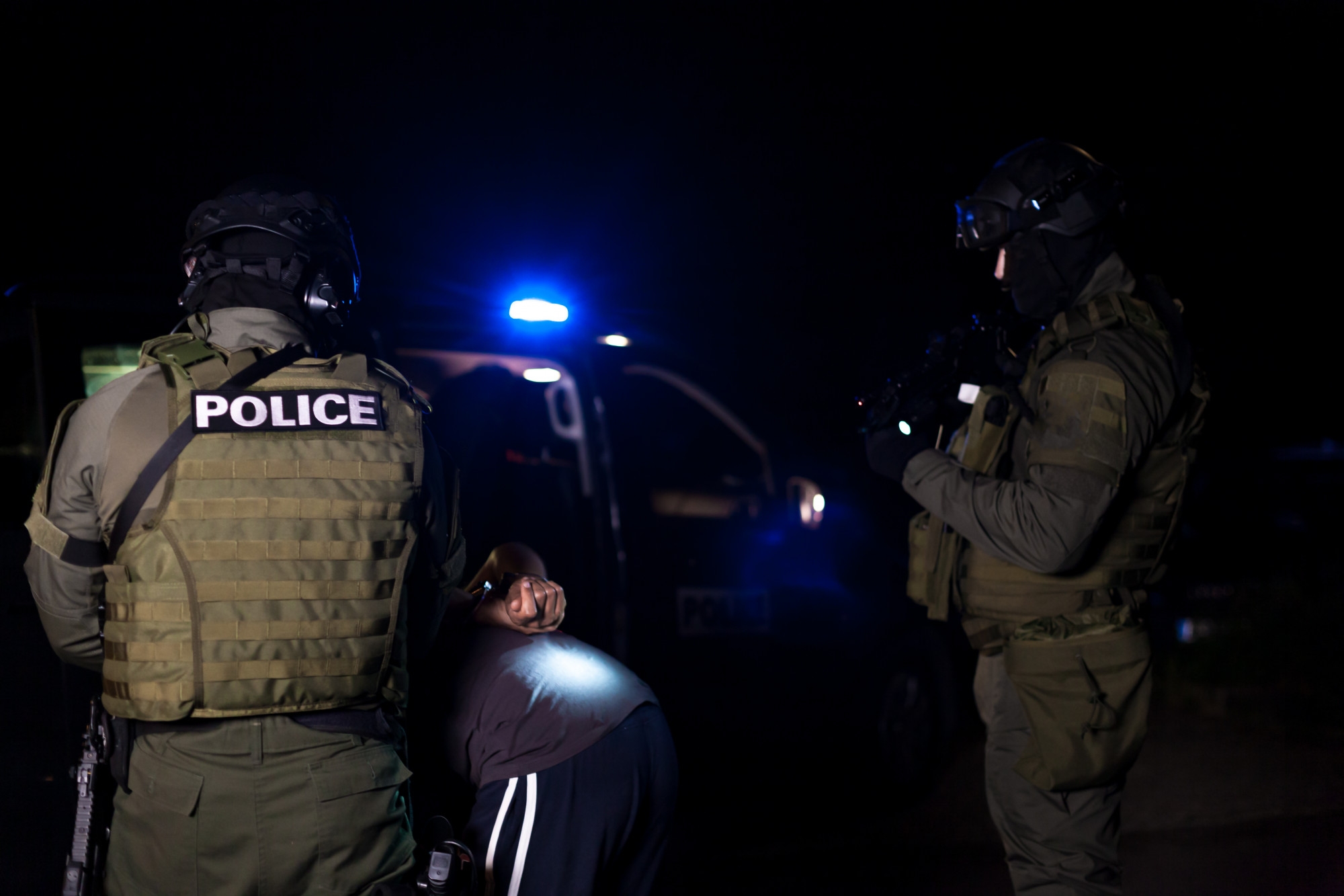 Policia a prender suspeito