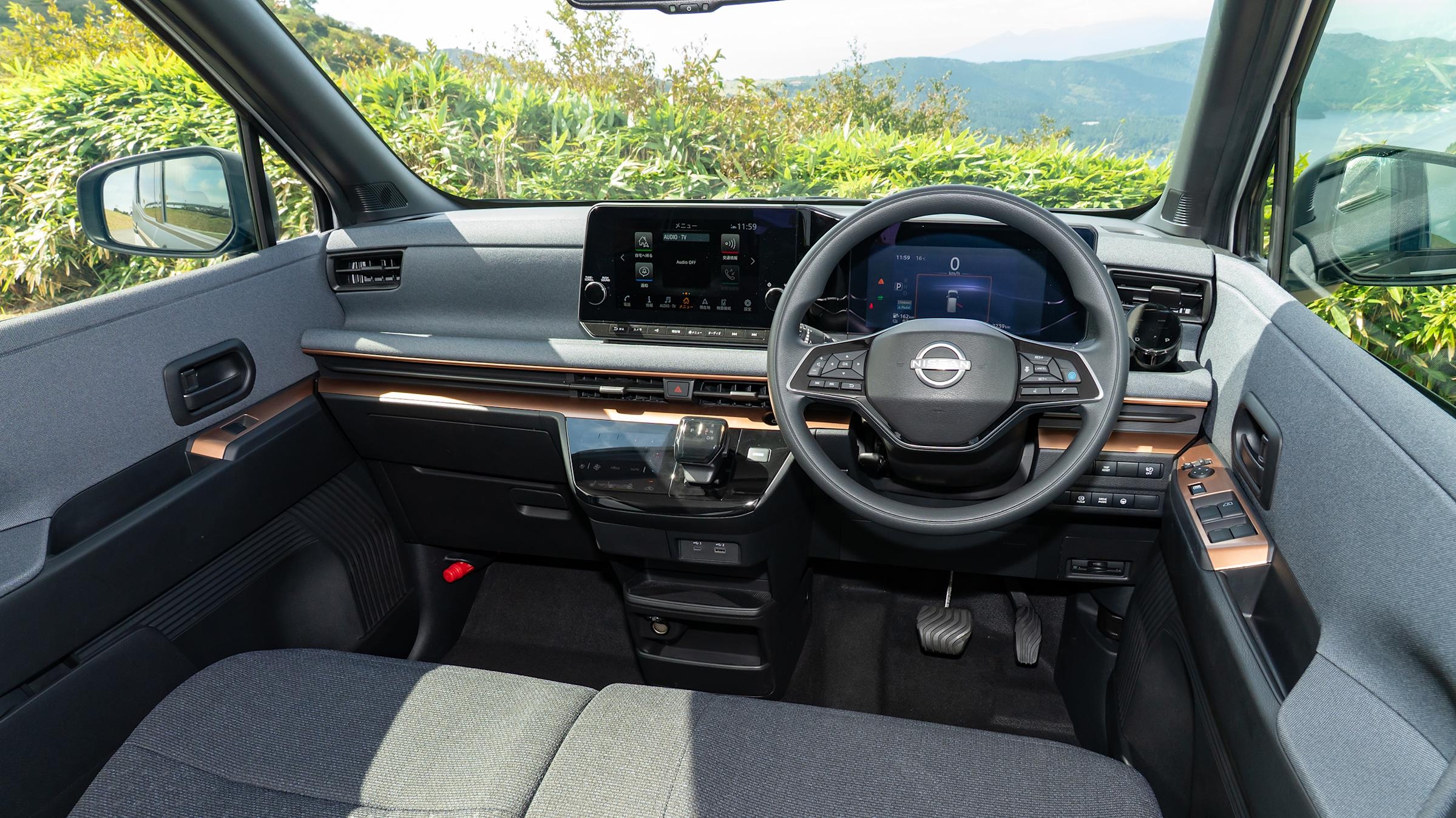 detalhes do interior do Nissan Sakura