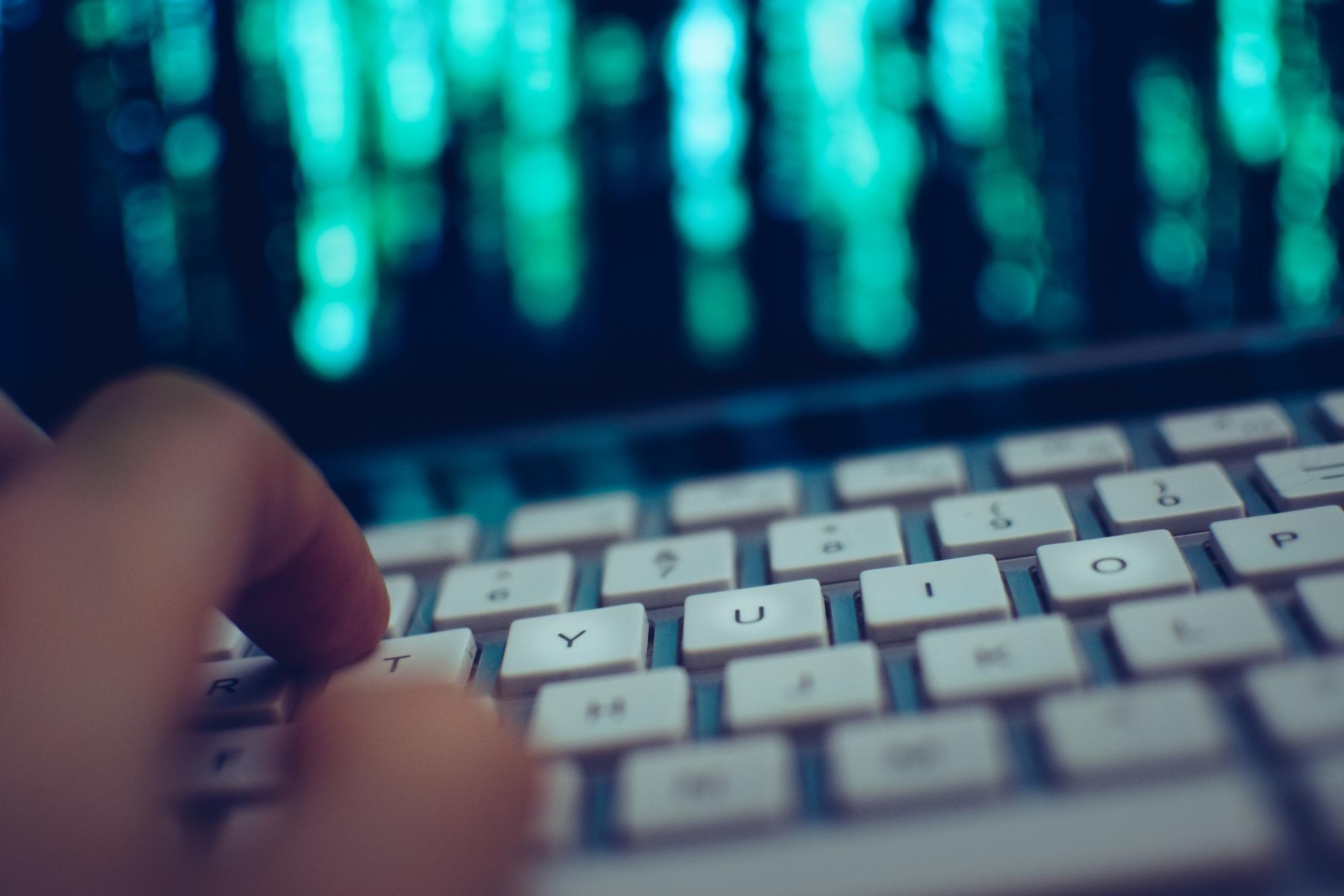 teclado com dados no ecrã