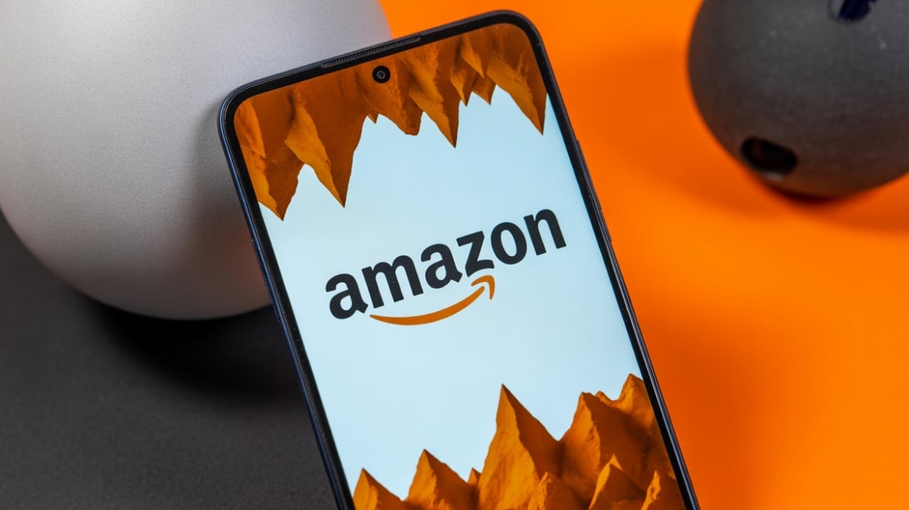 Amazon logo em smartphone