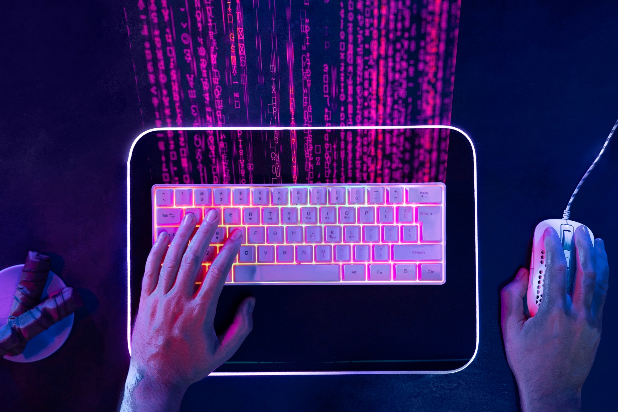 teclado com programação a sair do mesmo