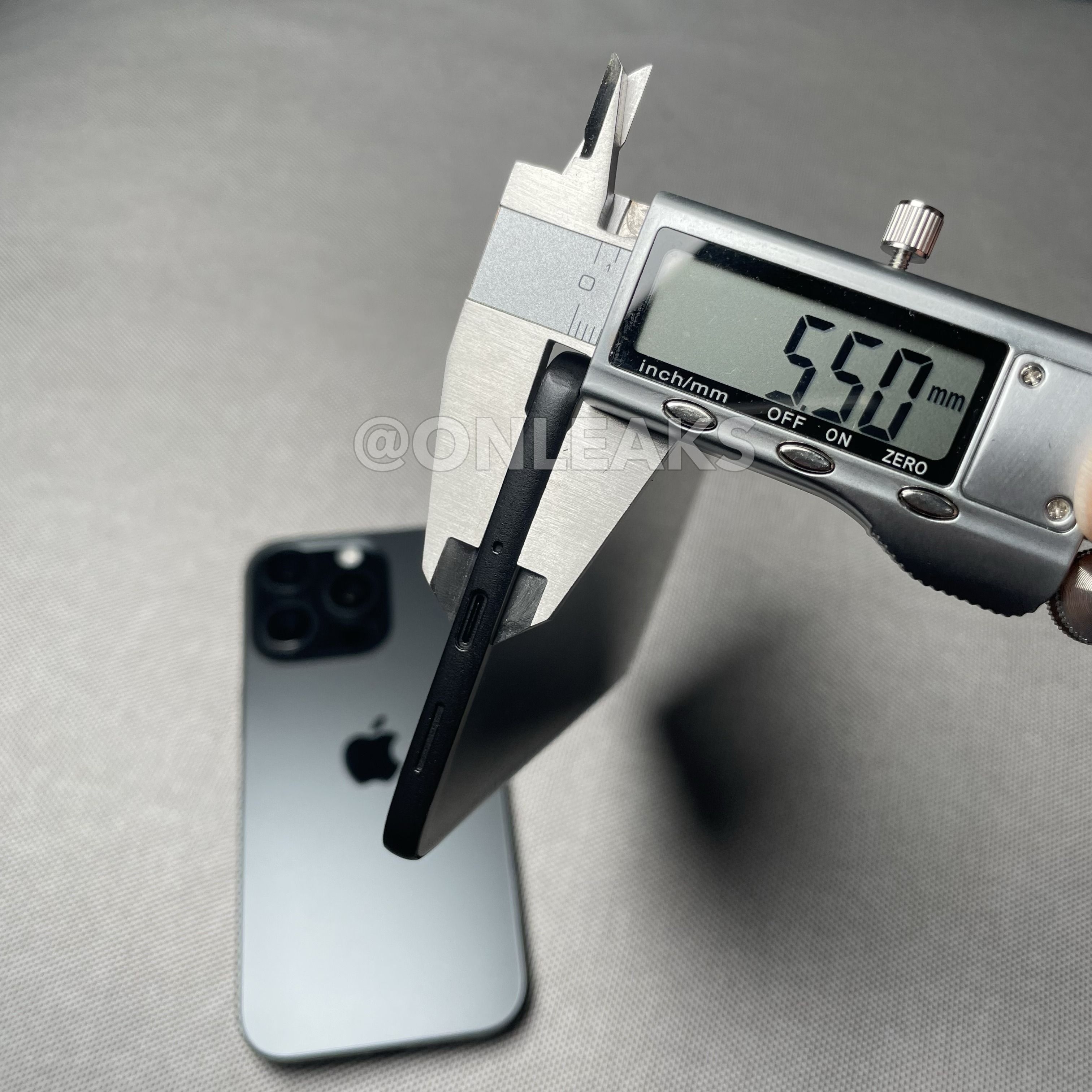 detalhes da espessura do novo dispositivo da Samsung