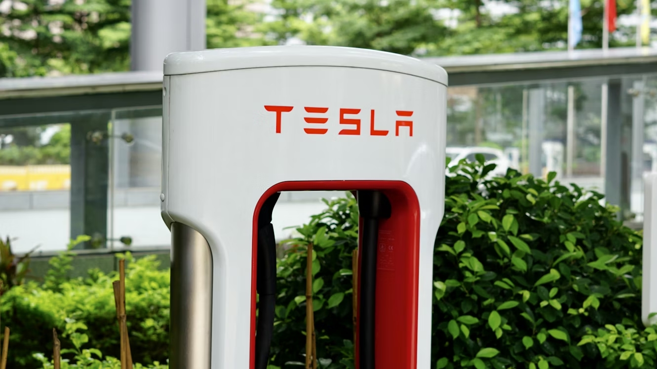 Tesla supercharger