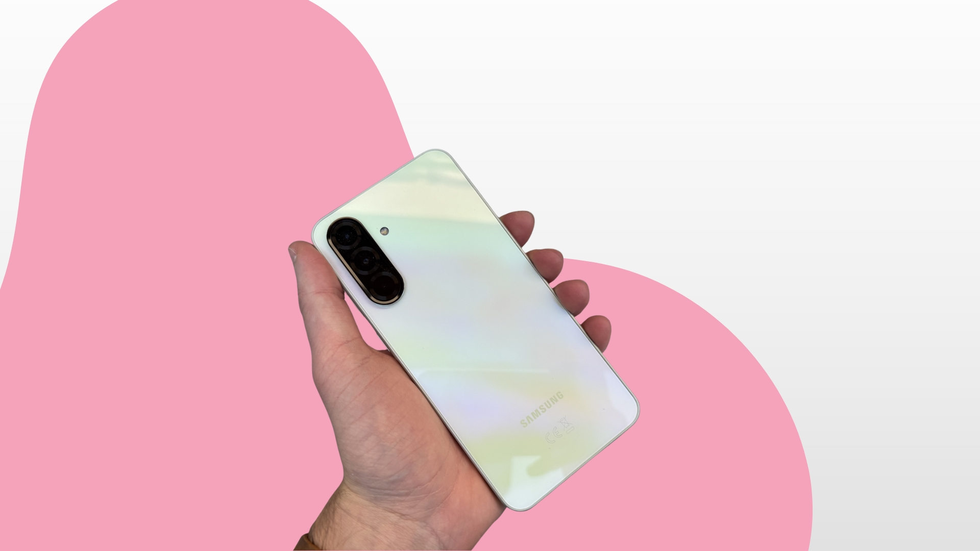 dispositivo da samsung a ser segurado