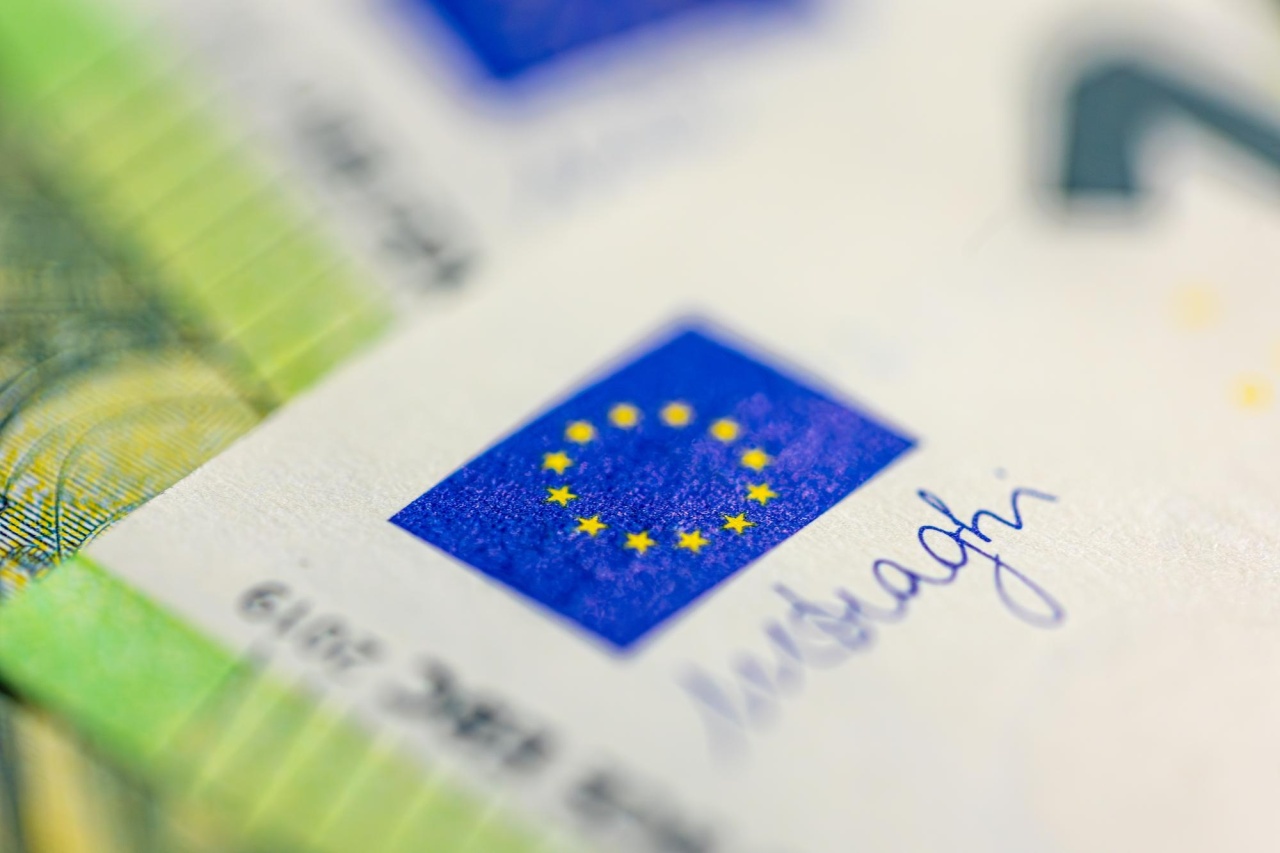 bandeira da união europeia em nota de euro