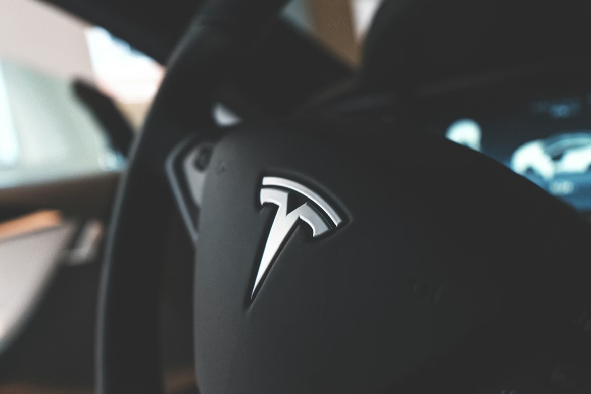 tesla no volante