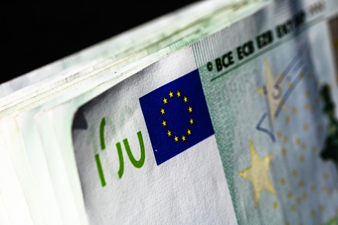 notas do euro em destaque