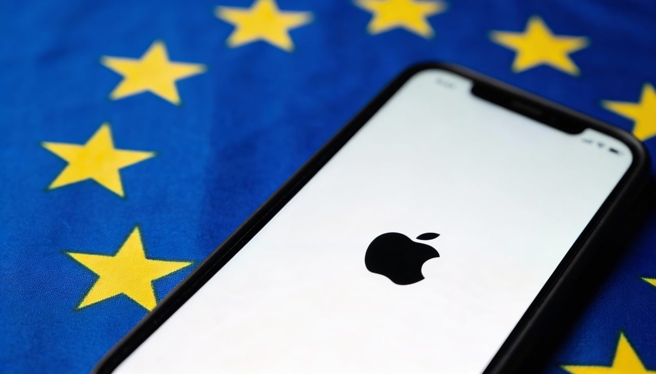Apple em smartphone sobre a união europeia