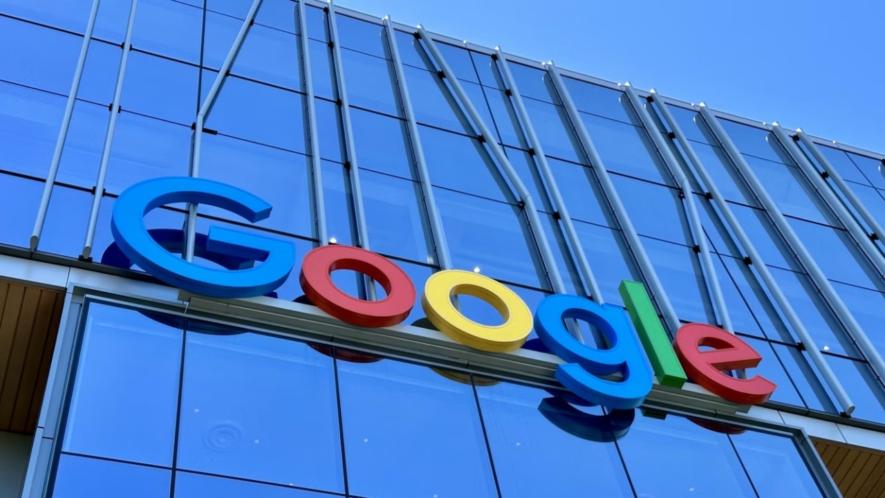 Google logo em edificio