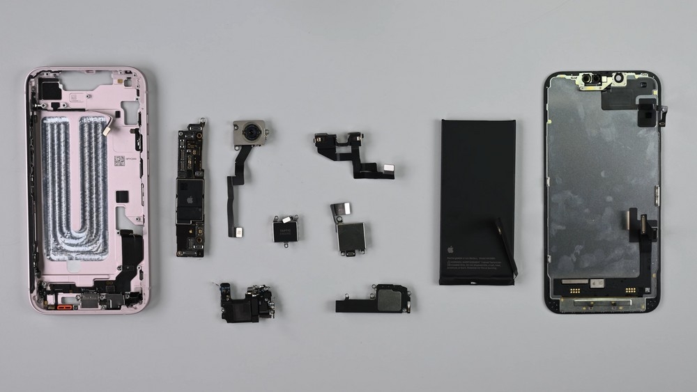 iPhone 17e desmontado