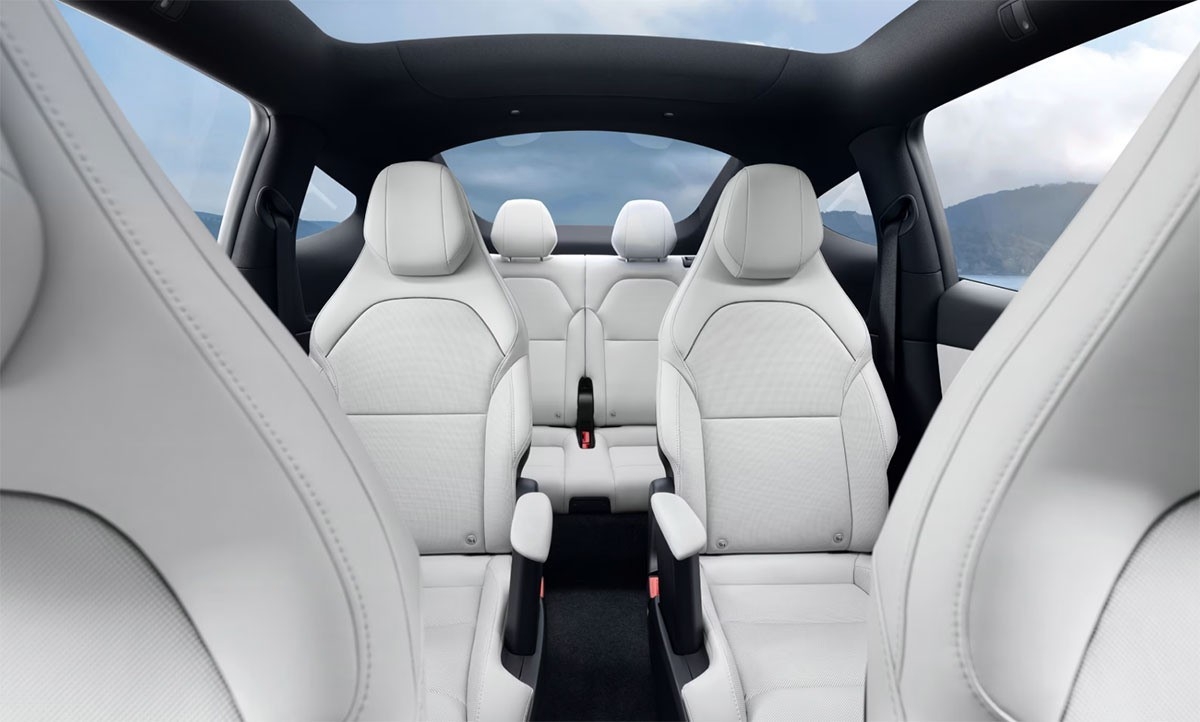 interior do Model Y L da Tesla