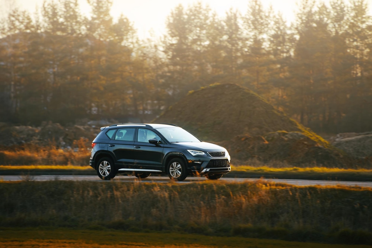 SUV em estrada