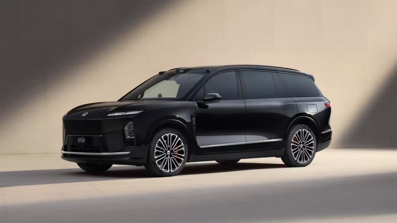 Nio ES8