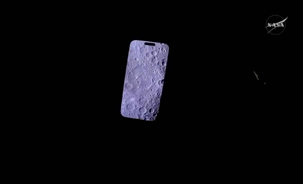 Lua do iPhone no espaço
