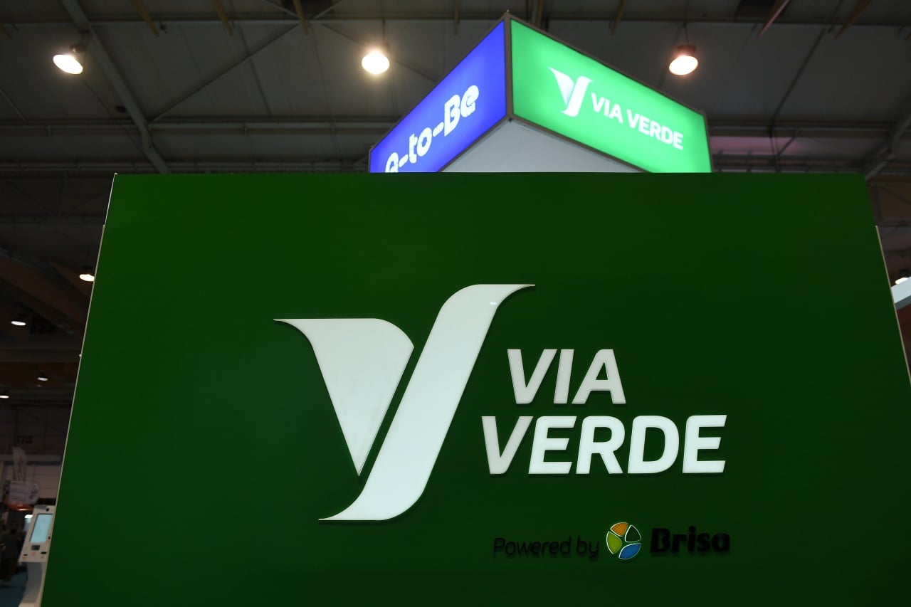 via verde logo