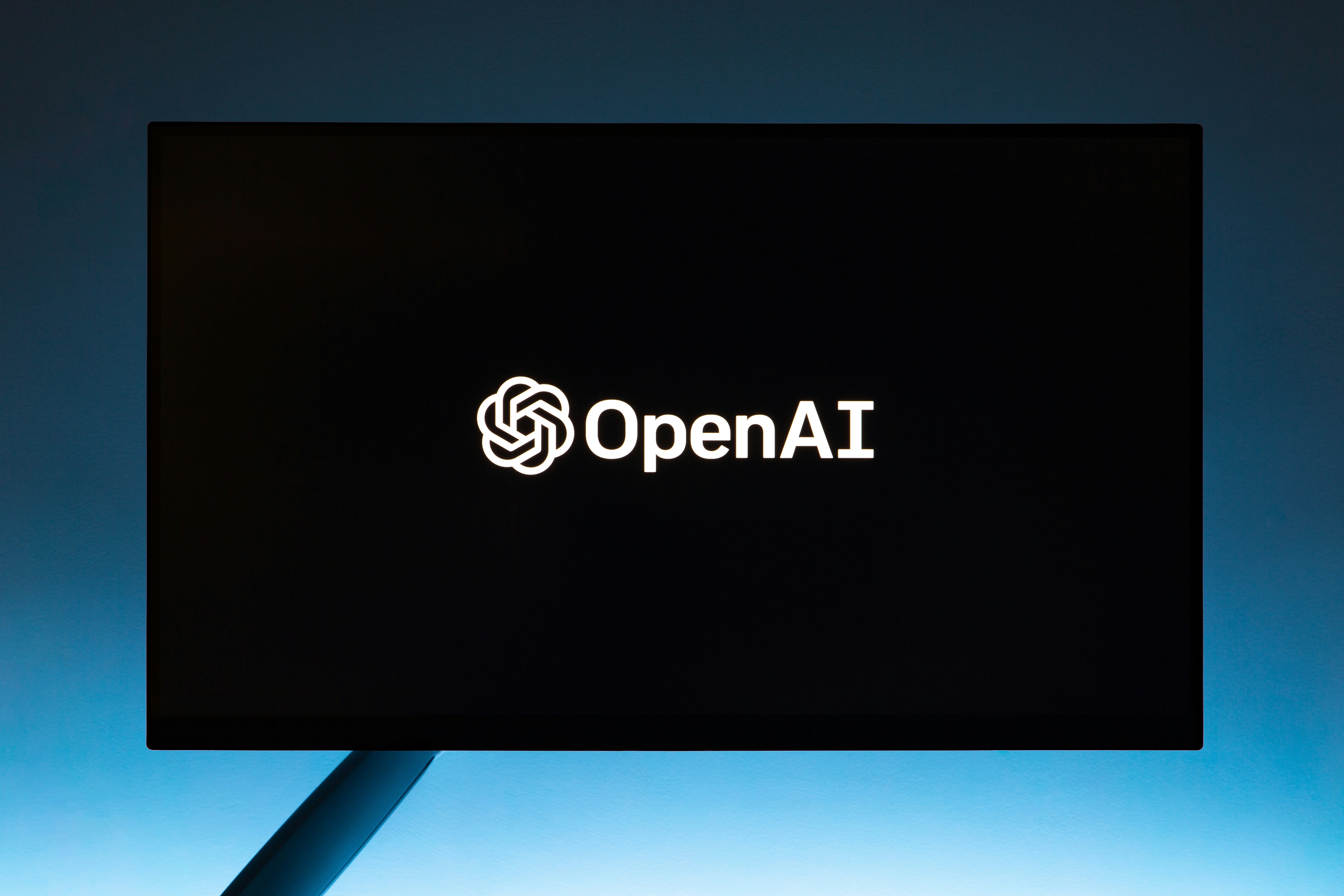 OpenAI em monitor