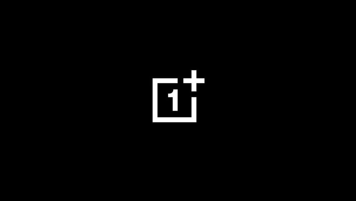 Oneplus logo em fundo preto