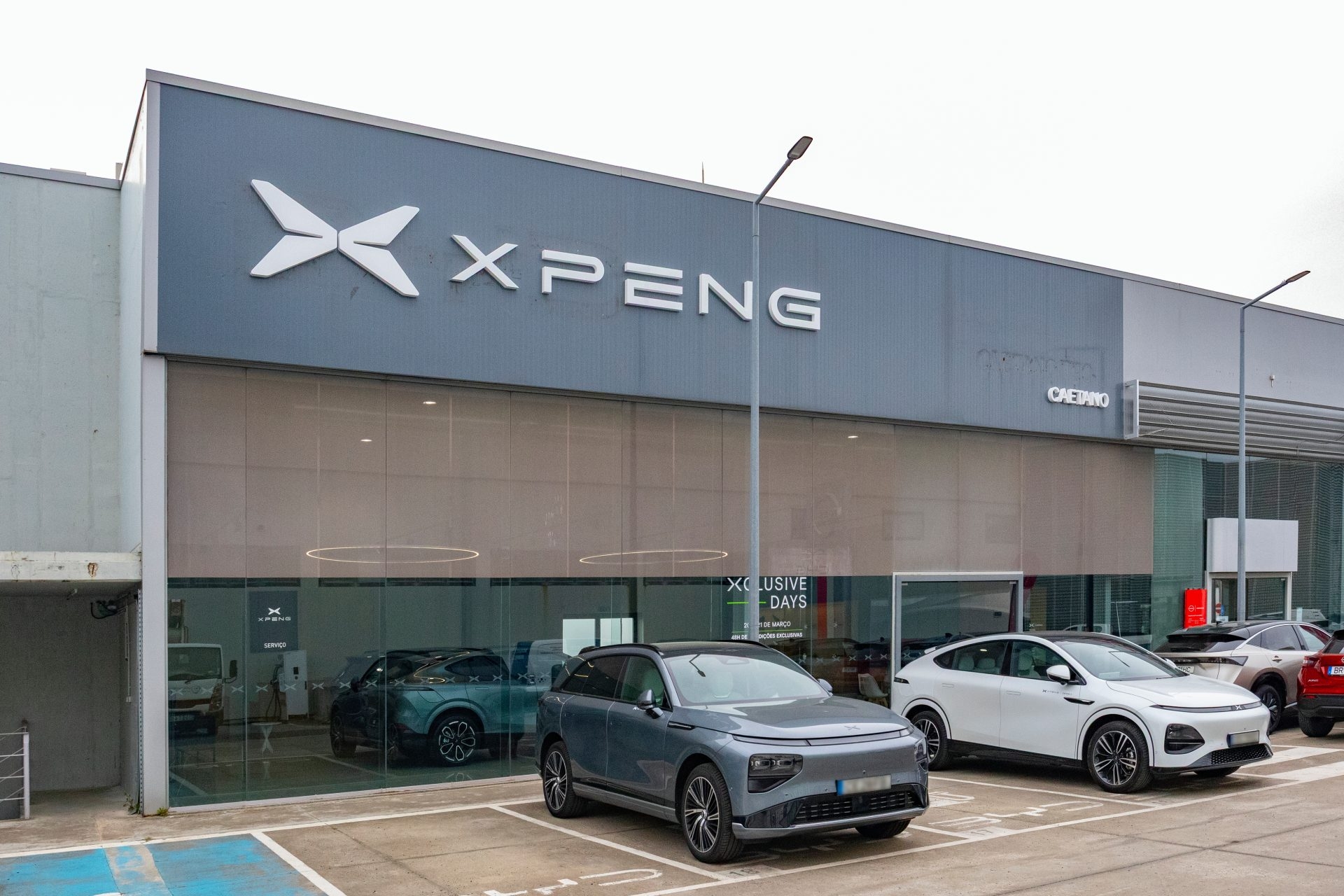 XPENG expande rede em Lisboa com a novidade elétrica que resolve o maior receio dos condutores