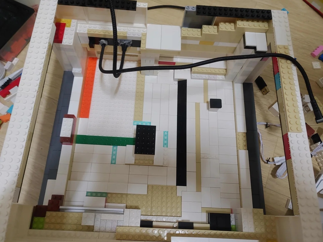 computador feito de lego