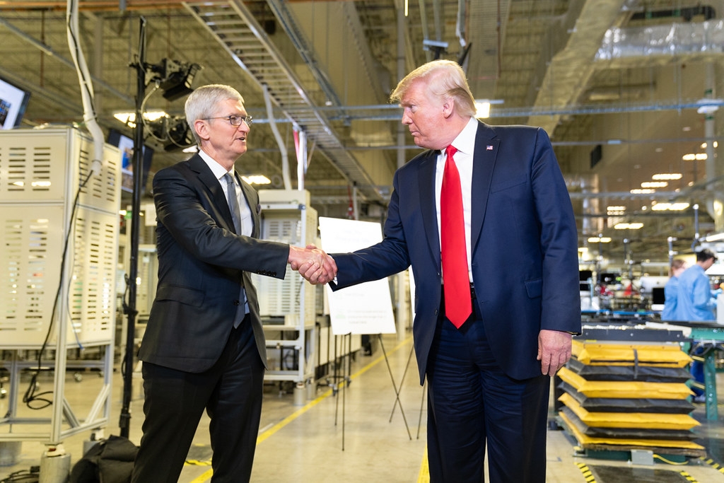 Tim Cook e Donald Trump