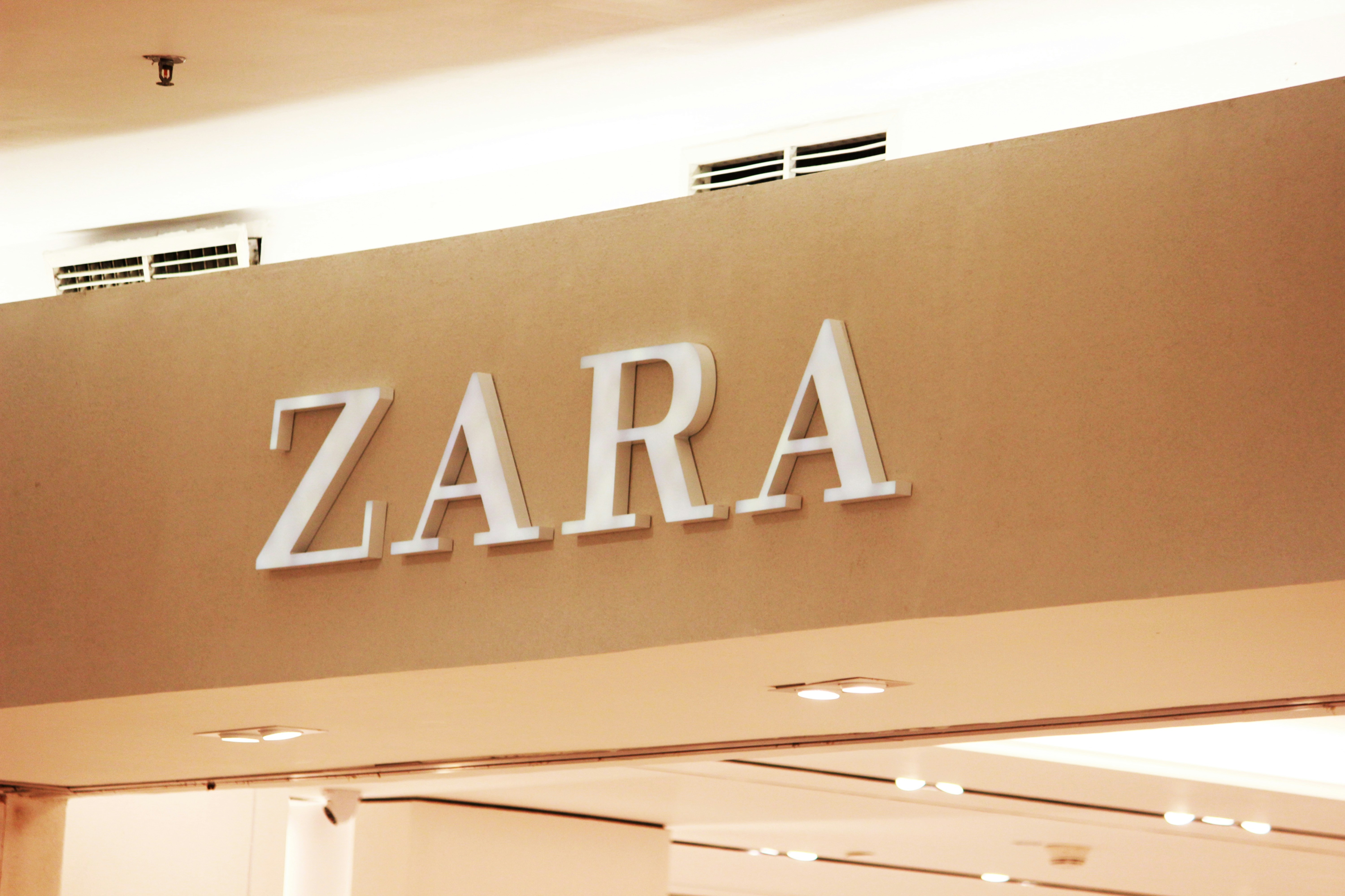 Ataque informático à Zara expõe dados de centenas de milhares de clientes