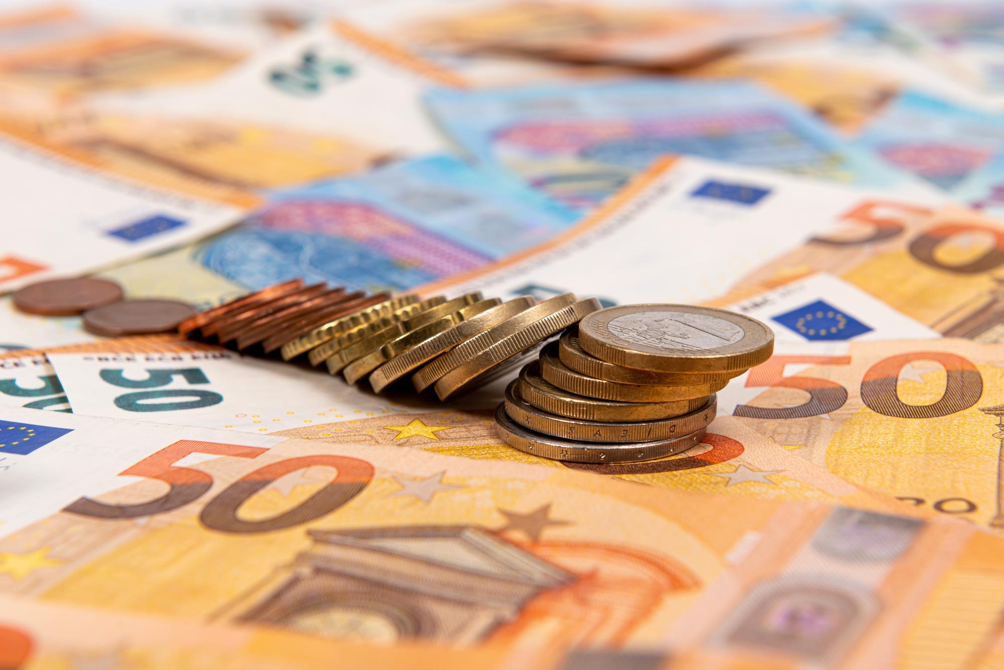 notas e moedas de euro