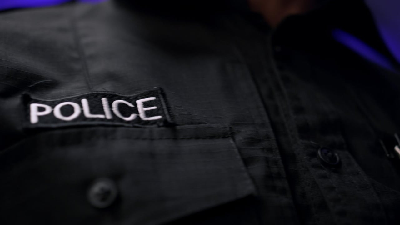 Policia frente