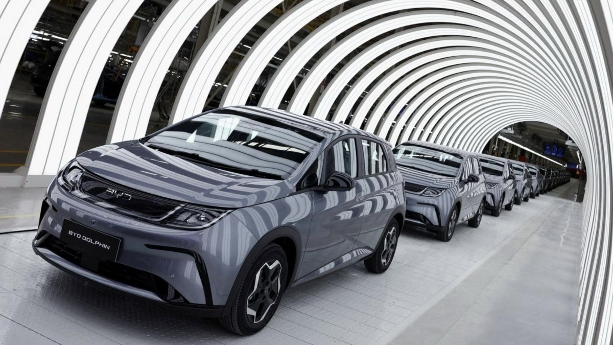 BYD linha de montagem