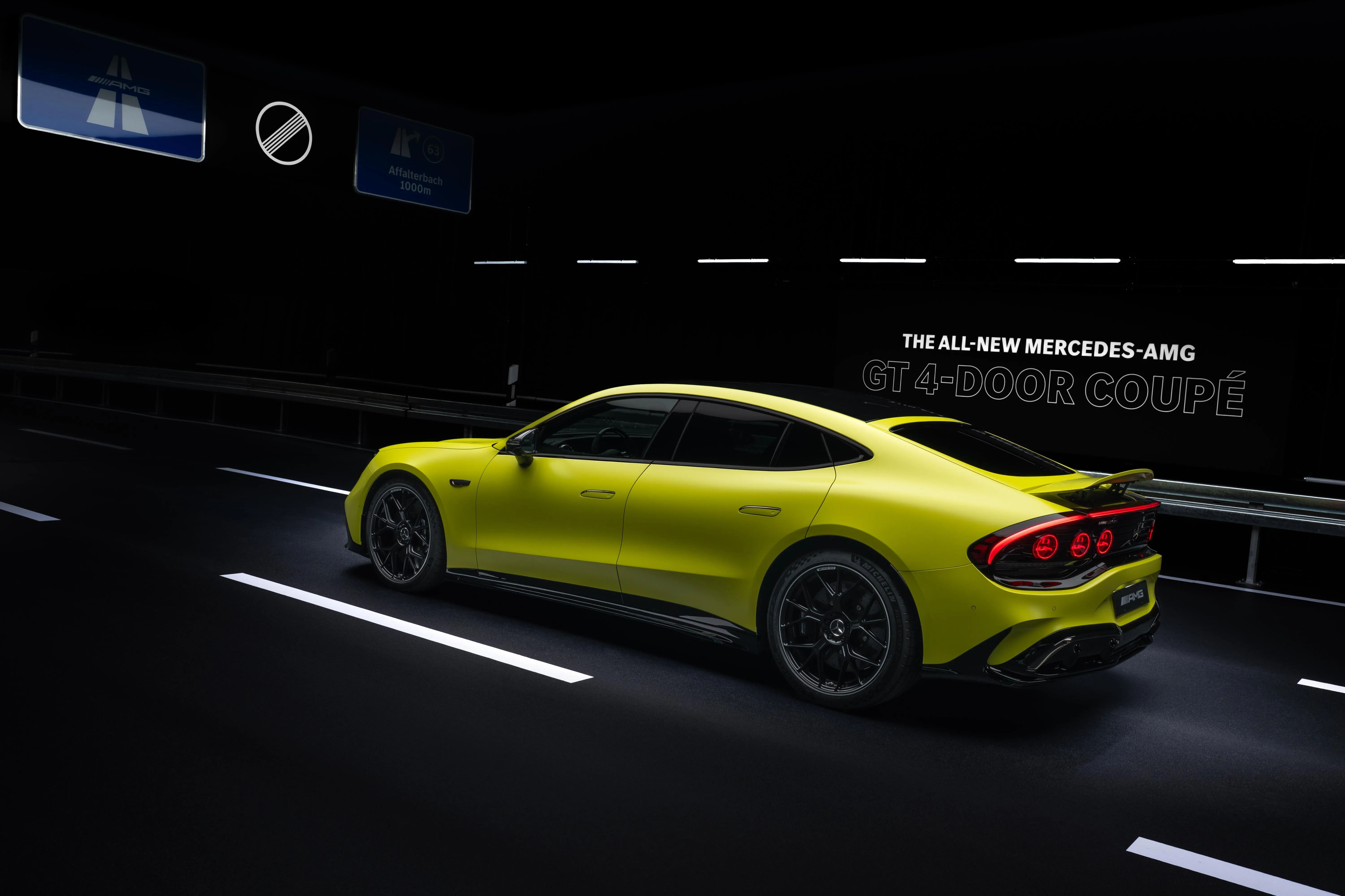 Mercedes AMG GT 4