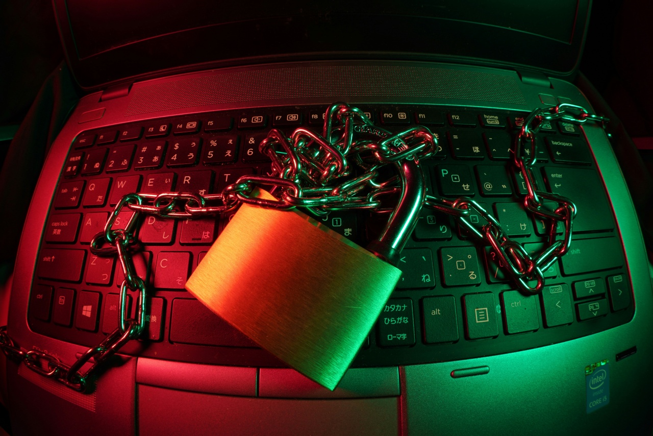 computador seguro com cadeado